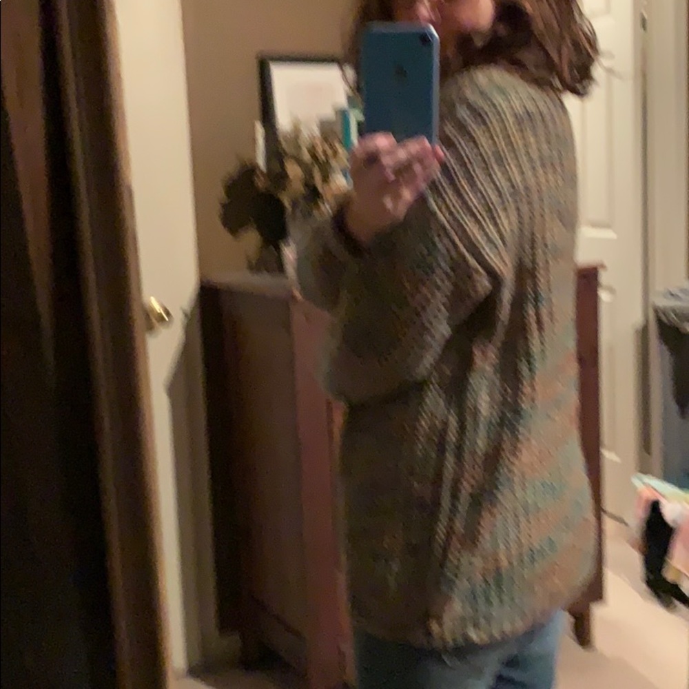 Sweater - Picture 4 of 4